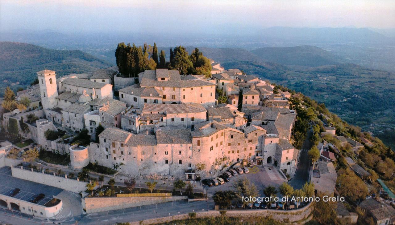 Locanda Il Falco Nero Fumone Exterior photo